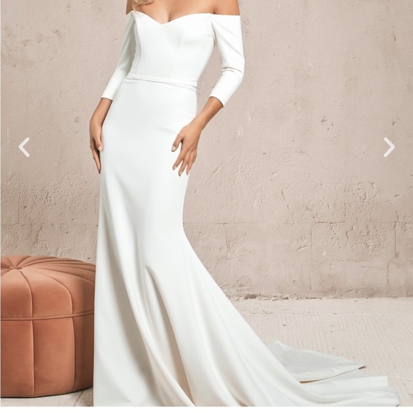 Vagabond Dresses & Skirts - Vagabond Off White Medusa Wedding Dress